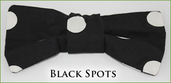 KocoKookie Bow Tie - Black Spots